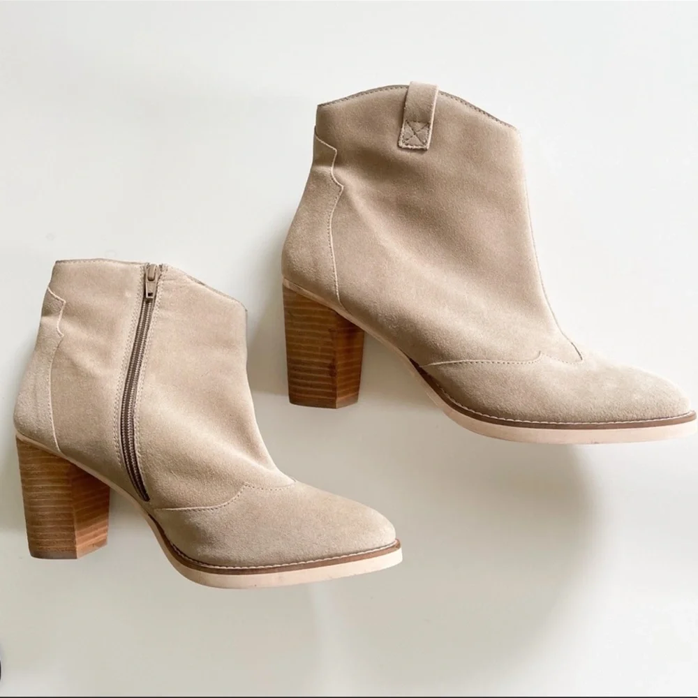 NWOT ASOS Suede Western Stacked Heel Ankle Bootie